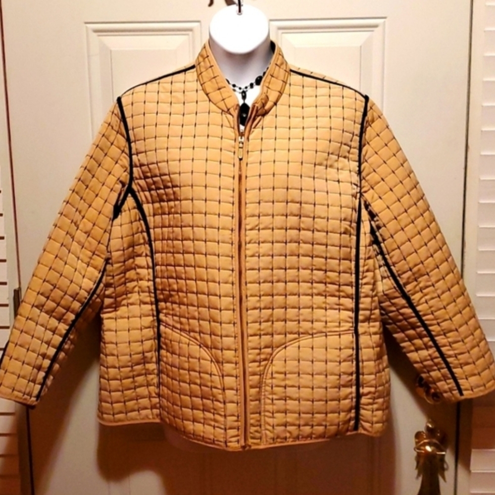 Reversible (Tan & Black) Quilted Zippered Jacket with Detailed Accents